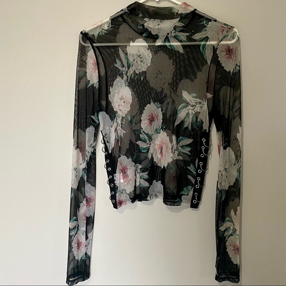 Charlotte Russe Sheer Floral Cropped Long Sleeve - Picture 3 of 4